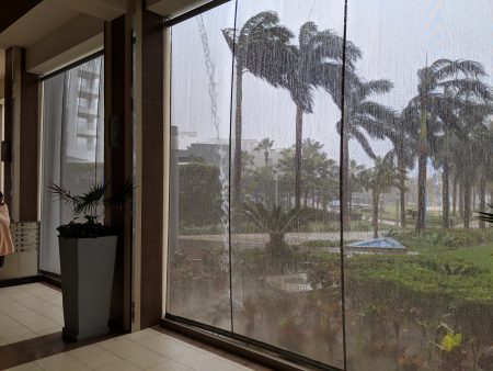 Heavy rain thru a screen